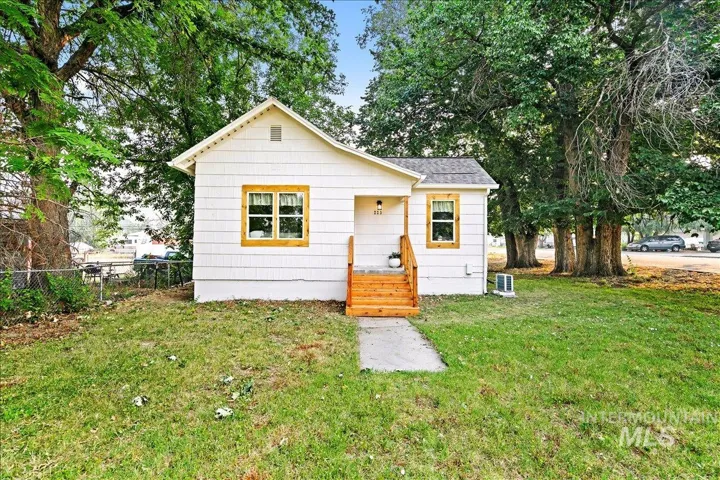 223 E Chicago St, Caldwell, Idaho 83605