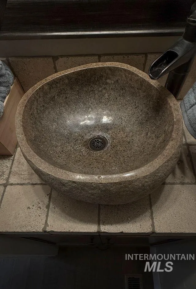 1170