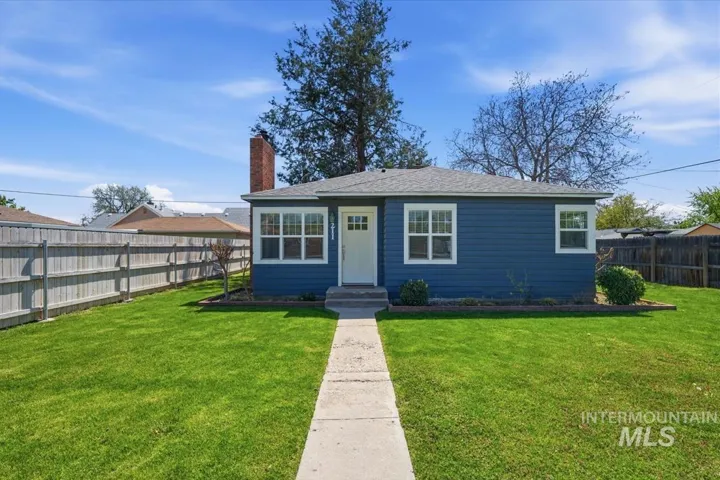 211 W. Dewey Ave., Nampa, Idaho 83686