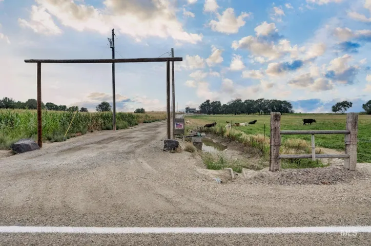 2498 Track, Melba, Idaho 83641