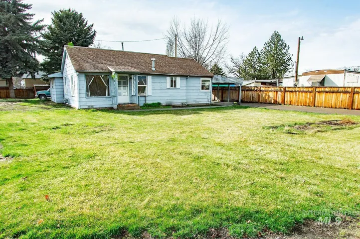 827 N 9th St, Payette Id 83661