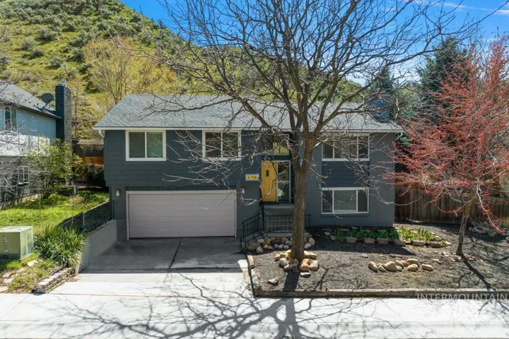 5798 Collister Drive, Boise Id 83703