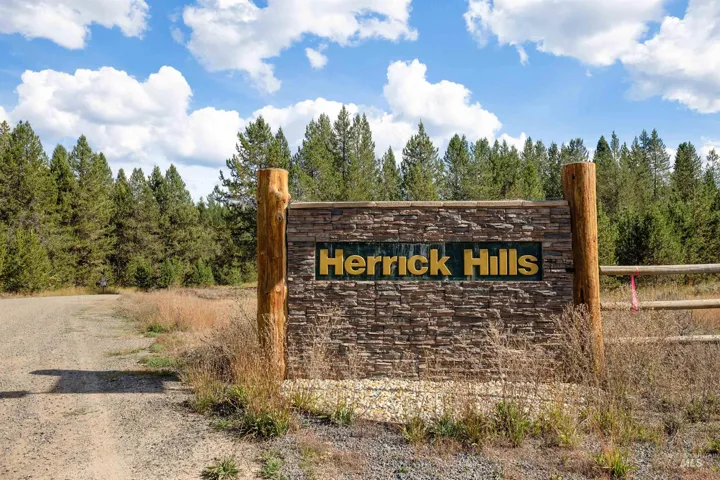 47 Coit Drive, Cascade, Idaho 83611