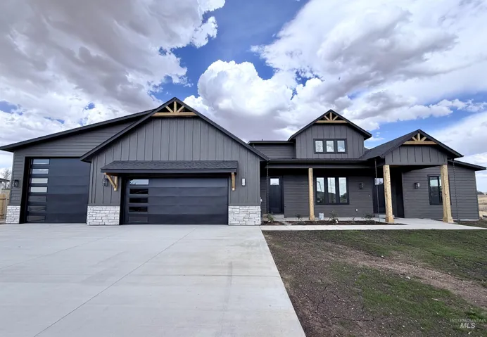 310 Ne Greystone Loop, Mountain Home, Idaho 83647