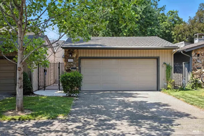 980 N Camelot Dr, Boise, Idaho 83704