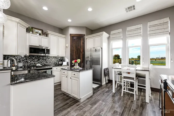 4563 W Cornerstone Lane, Eagle, Idaho 83616