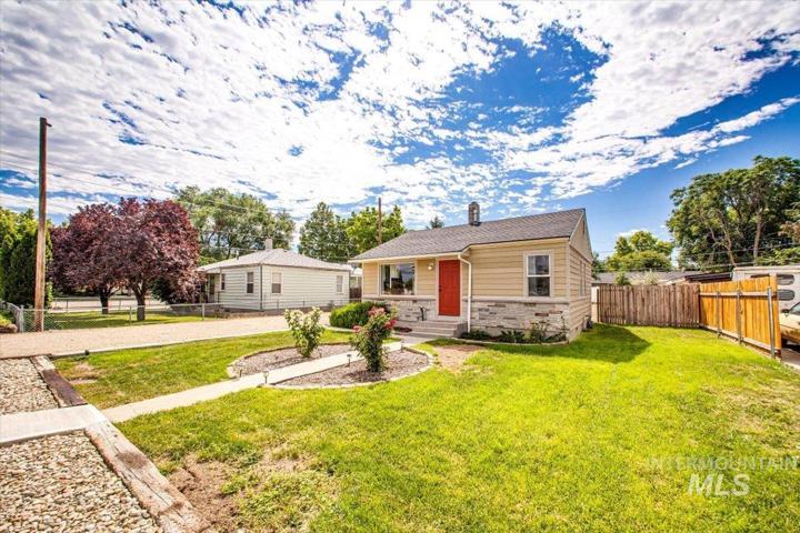 2016 Willow St, Caldwell ID 83605