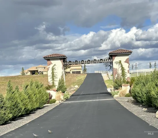 8202 Loma Linda Ridge, Nampa Id 83686