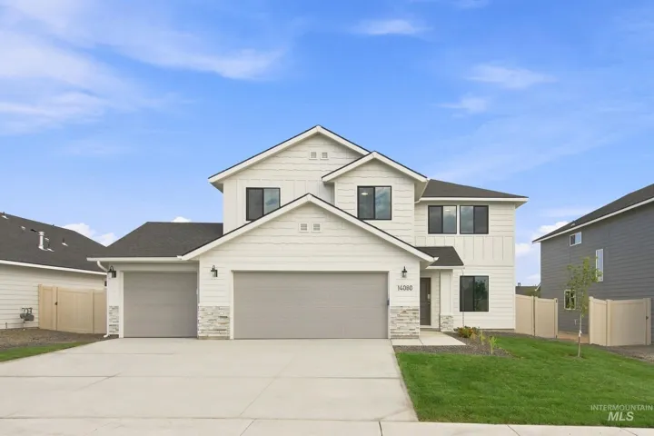 2267 N 8th E St, Mountain Home, Idaho 83647