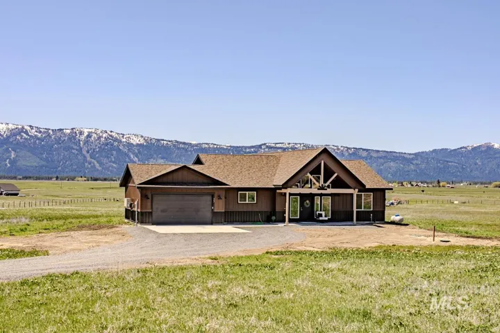 55 Chisum Drive, Donnelly, Idaho 83615