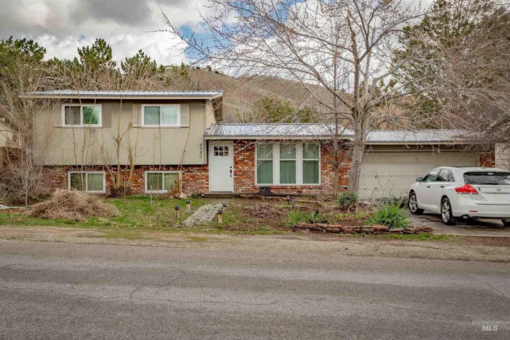 4940 N Maplwood Dr., Boise ID 83703