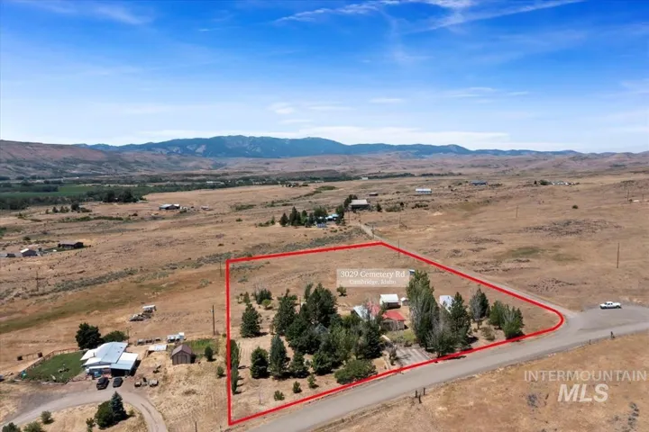 3029 Cemetery Rd, Cambridge Id 83610