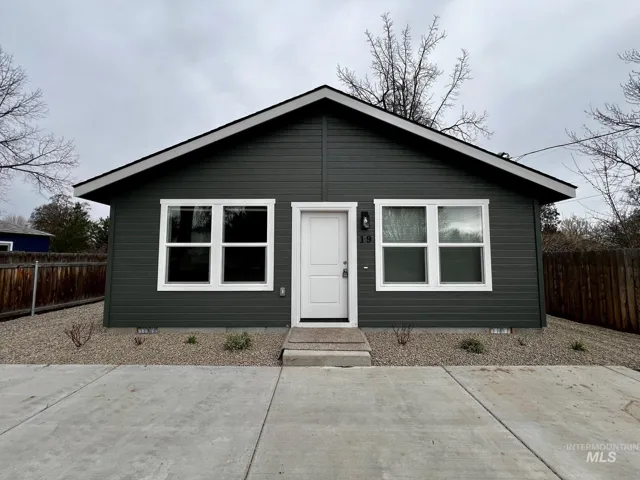 19 3rd Street, Middleton ID 83644