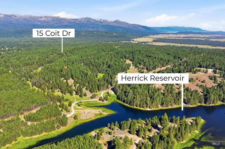 15 Coit Dr, Cascade, Idaho 83611-5527