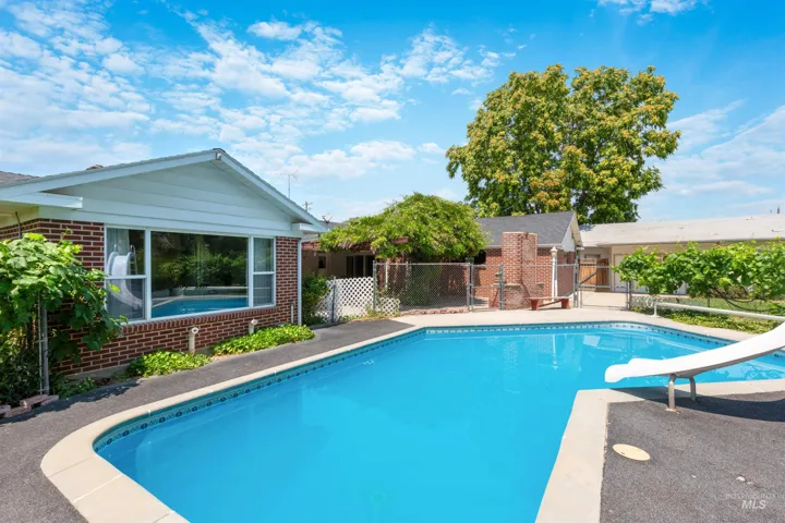 1417 Oregon Ave, Caldwell Id 83605-4210