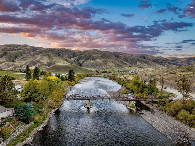 41 Watson Lane, Horseshoe Bend ID 83629