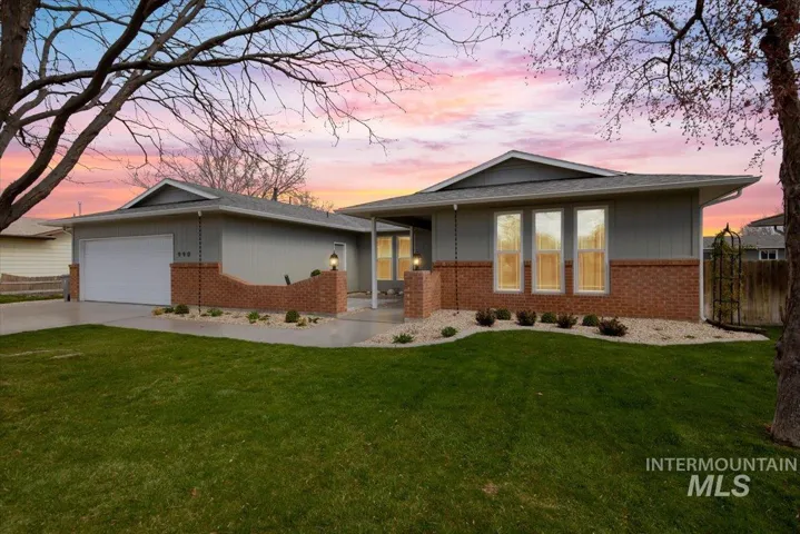 990 N 13th E, Mountain Home Id 83647-2334