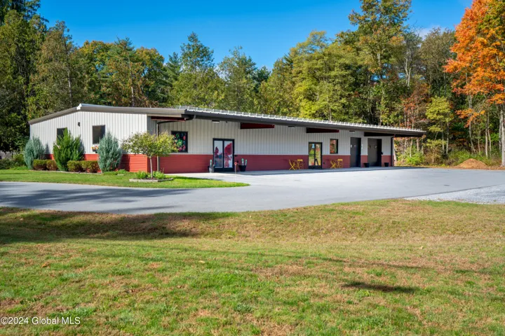 4284 NY-50, Wilton, NY 12866