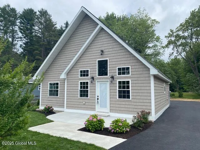 26 N 2nd Avenue, Broadalbin, New York 12025