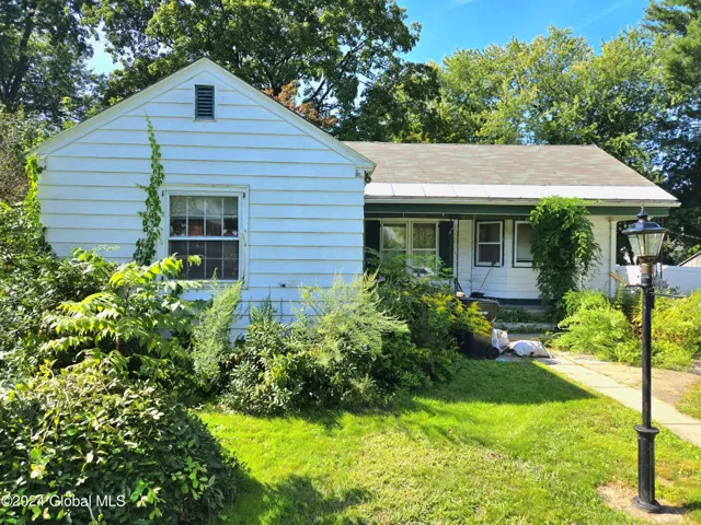 897 8th Avenue, Troy, New York 12182