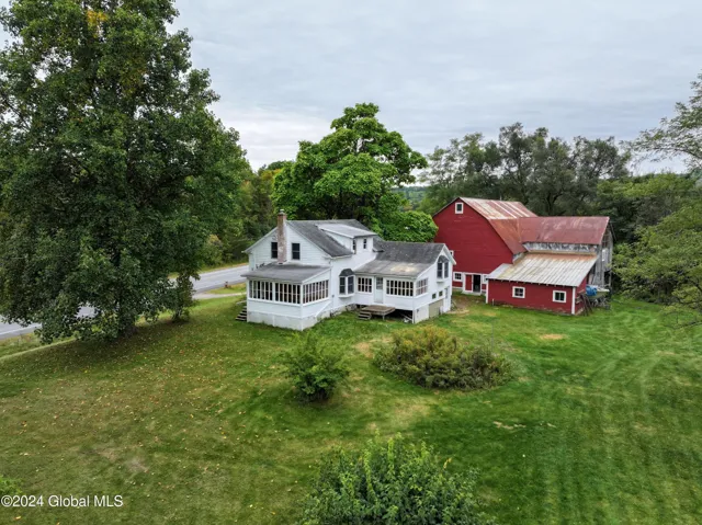 16151 Ny-22, Putnam Station, Ny 12861