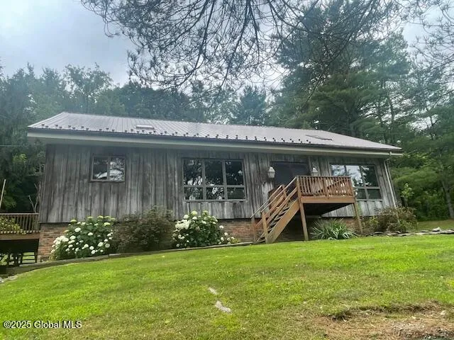 57 Lake Shore Drive, Pittstown, Ny 12180
