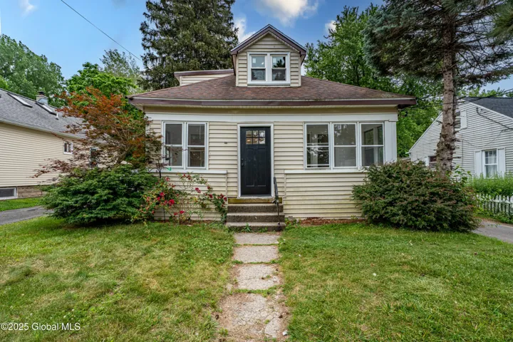 29 Lockrow Boulevard, Colonie, New York 12205