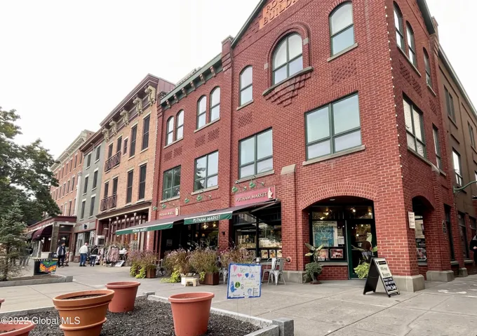 433 Broadway, Saratoga Springs, New York 12866
