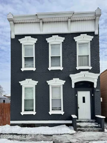2410 3rd Avenue, Watervliet, Ny 12189