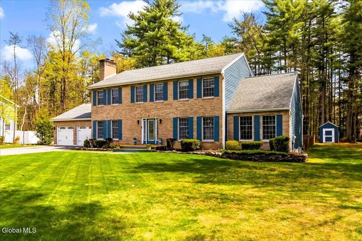 25 Algonquin Drive, Queensbury, Ny 12804