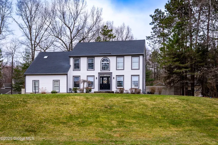 33 Orchard Park Drive, Clifton Park, New York 12065