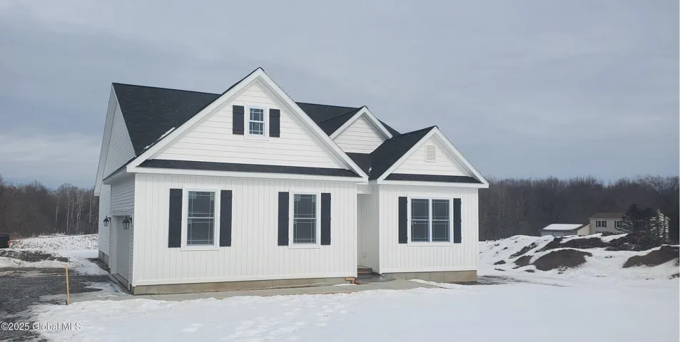 43 Mcbride Road, Halfmoon, Ny 12065