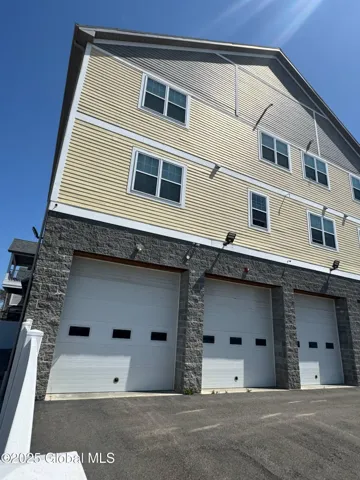 2452 Albany Street, Schenectady, Ny 12304