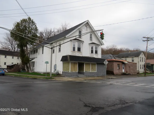229 Bleecker Street, Gloversville, Ny 12078