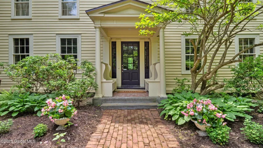 1368 Sunset Road, Schodack, Ny 12033