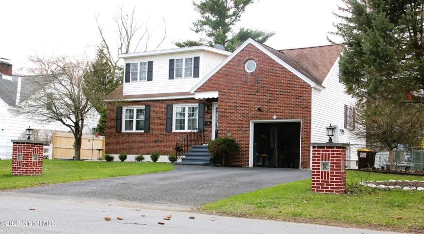 28 Puritan Drive, Rotterdam, New York 12306