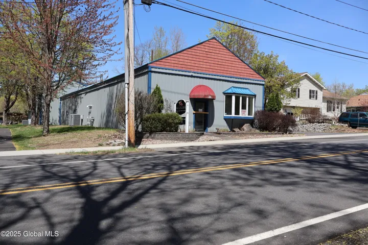 38 Hudson Avenue, Bethlehem, Ny 12054