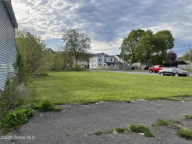 698 2nd Avenue, Troy, Ny 12182