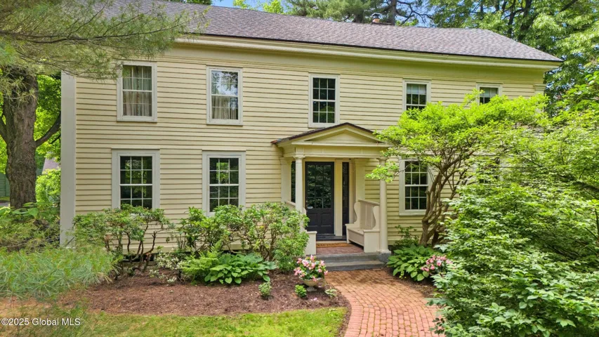 1368 Sunset Road, Schodack, Ny 12033