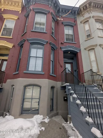 372 Clinton Avenue, Unit 3 Floor 2, Albany, Ny 12206