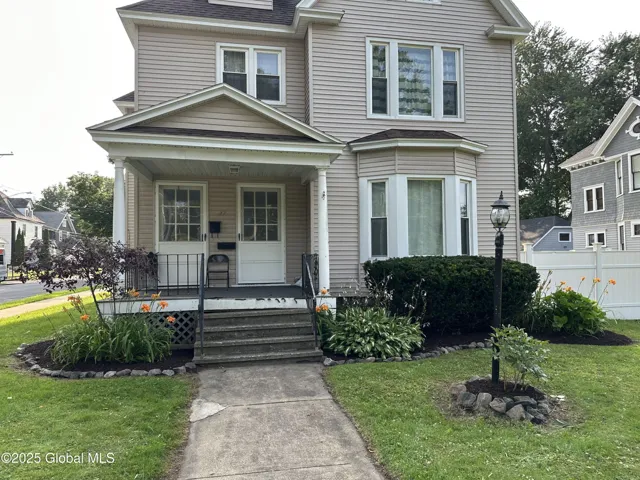 27 Kingsboro Avenue, Gloversville, Ny 12078