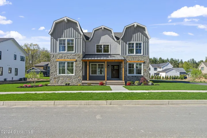 18 Aurora Avenue, Saratoga Springs, Ny 12866