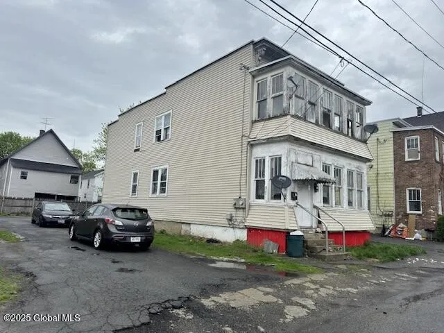 11 Lefferts Street, Amsterdam, New York 12010