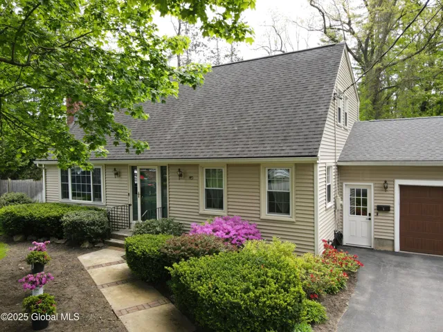 5 Moon Drive, Saratoga Springs, Inside, New York 12866