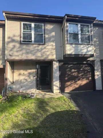 20 Kensington Square, Cohoes, Ny 12047