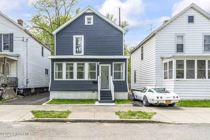 1684 Lake Boulevard, Schenectady, New York 12304