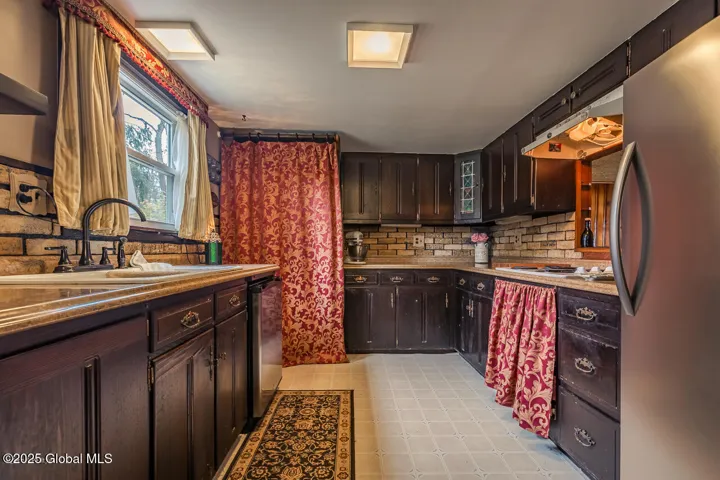 5518 Crooked Street, Galway, New York 12074