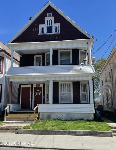 82 Robinson Street, Schenectady, New York 12304