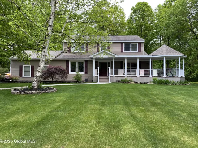 6 Bishops Court, Queensbury, New York 12804