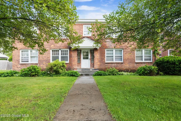 11 Kimberly Street, Colonie, New York 12205